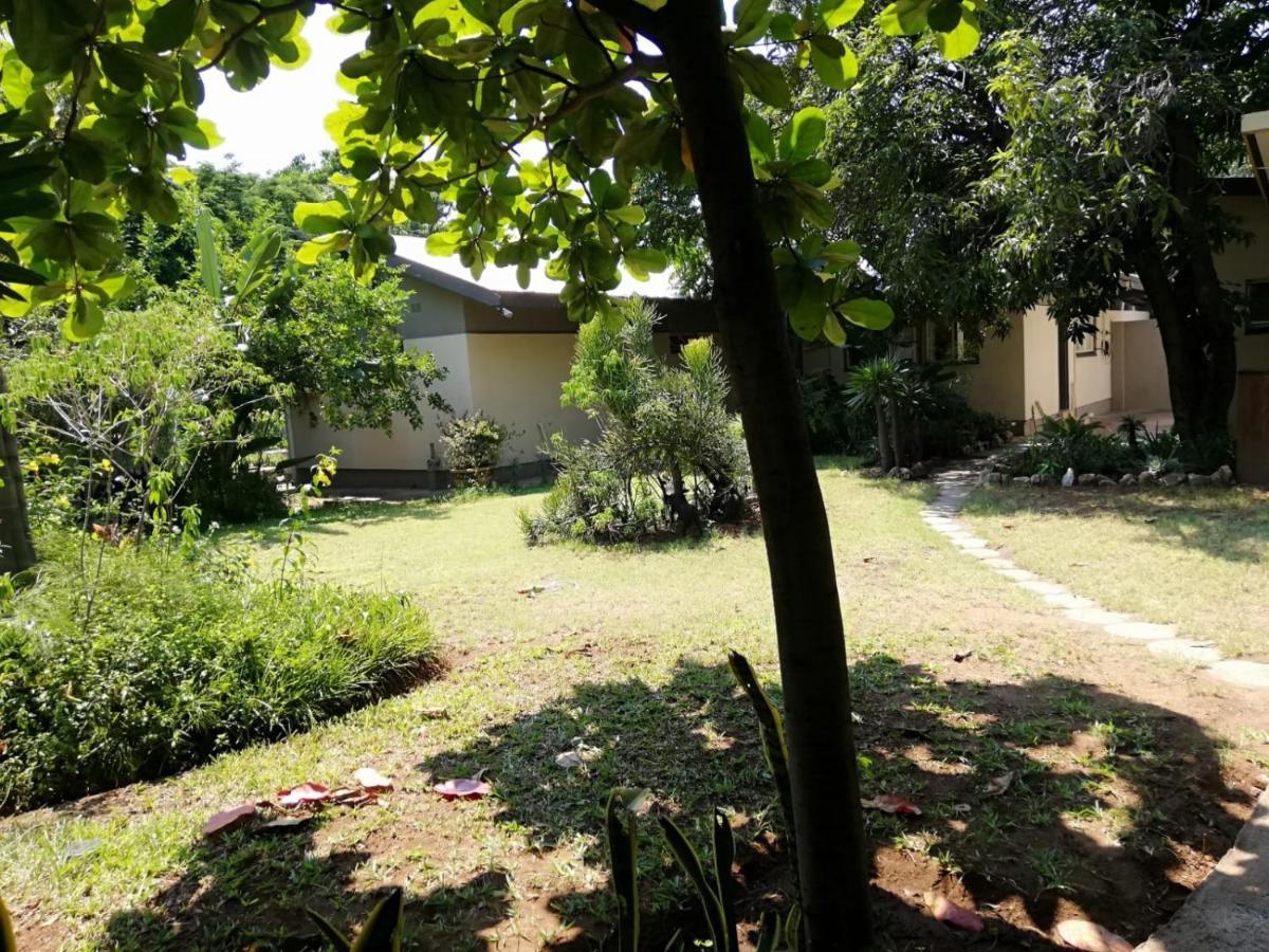 Elephant Walk Guesthouse And Back Packers Phalaborwa Exterior foto