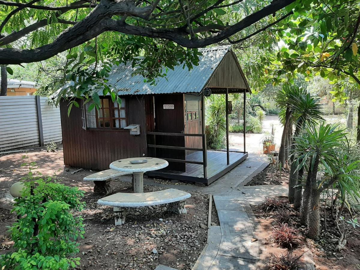 Elephant Walk Guesthouse And Back Packers Phalaborwa Exterior foto