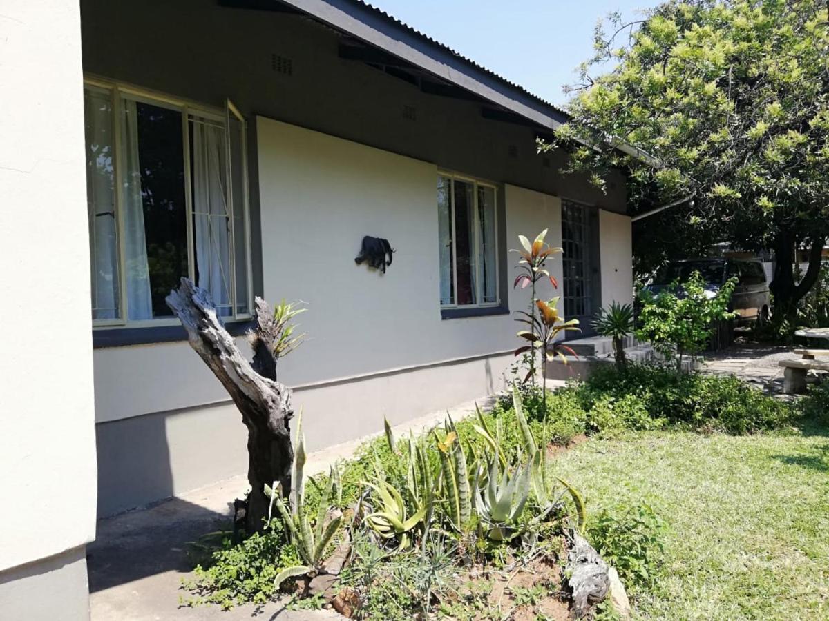 Elephant Walk Guesthouse And Back Packers Phalaborwa Exterior foto