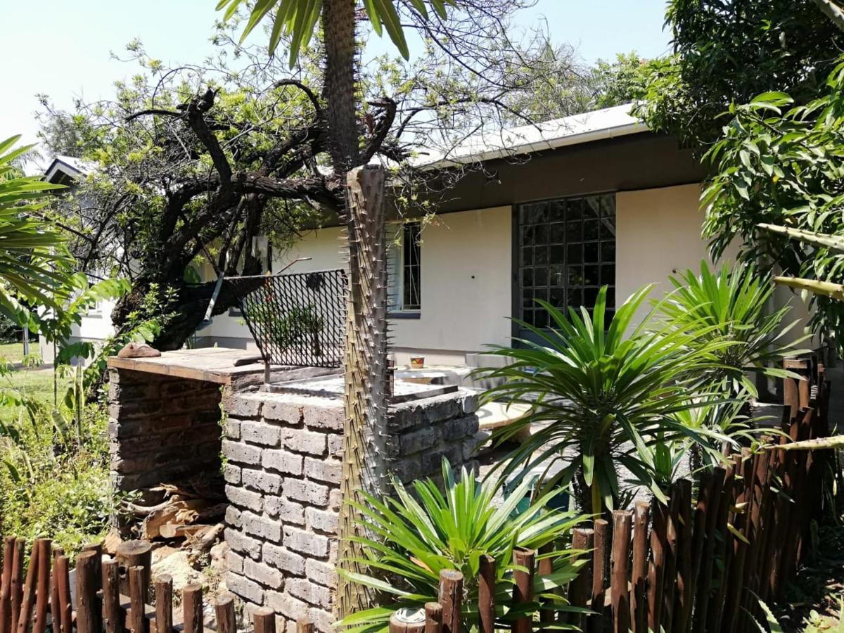 Elephant Walk Guesthouse And Back Packers Phalaborwa Exterior foto