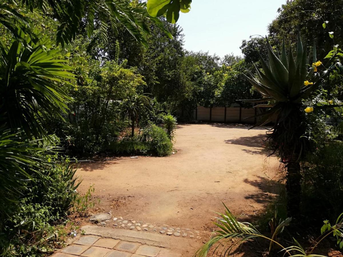 Elephant Walk Guesthouse And Back Packers Phalaborwa Exterior foto
