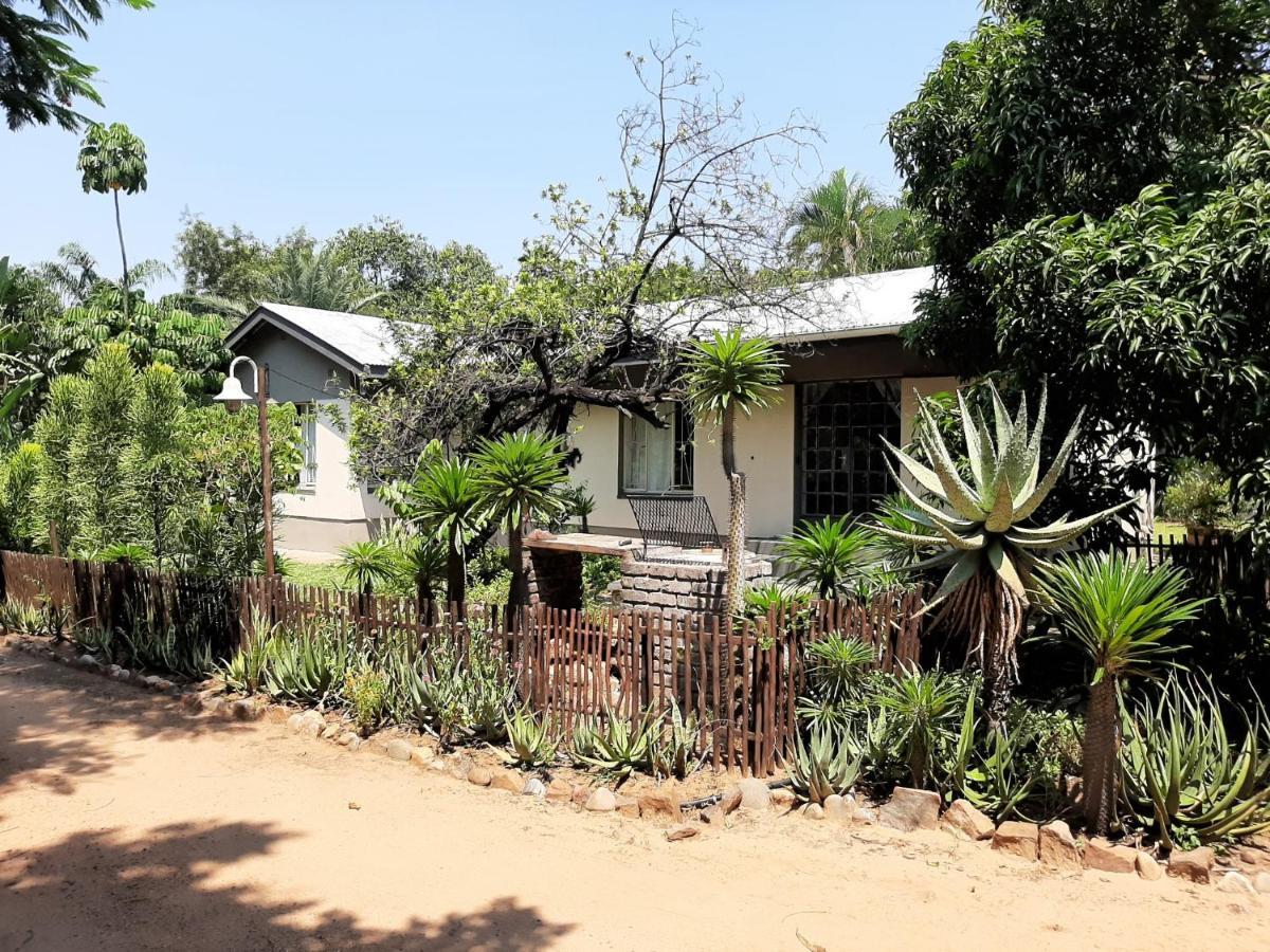 Elephant Walk Guesthouse And Back Packers Phalaborwa Exterior foto