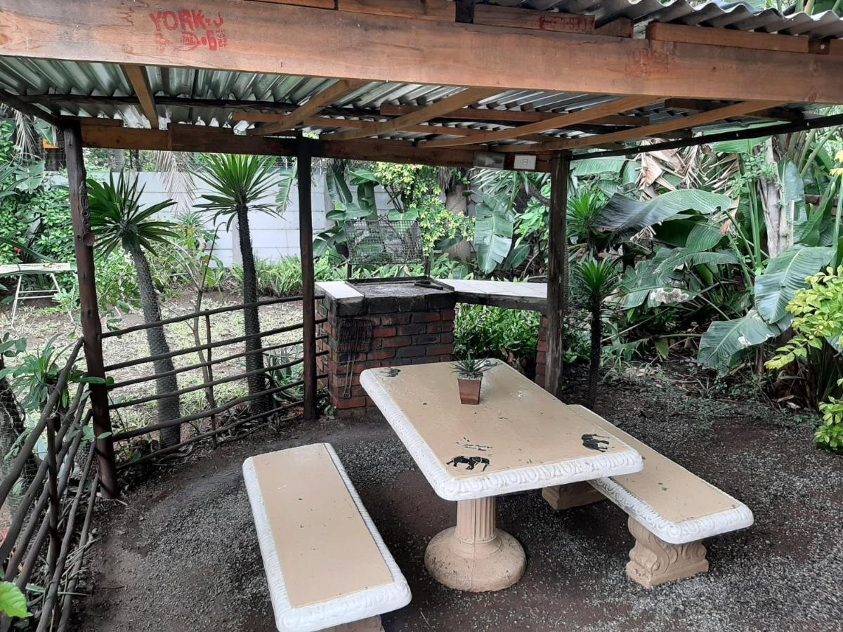 Elephant Walk Guesthouse And Back Packers Phalaborwa Exterior foto